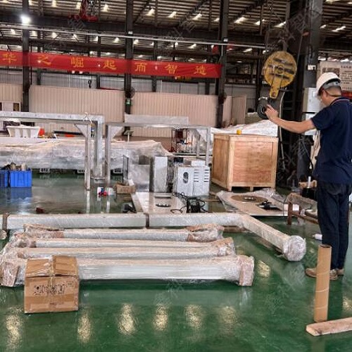 革新家具产业新技术：拖动示教喷涂机器人工作站颠覆古老喷涂方式
